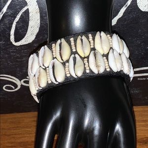 Bohemian girl cowrie shell anklet